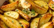 Zalewam ziemniaki i wstawiam do piekarnika. Tak pyszne, że można jeść bez kotleta