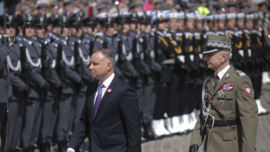 03.05.2022. Warszawa, pl. Zamkowy. Obchody Swieta Narodowego Trzeciego Maja. n/z Andrzej Duda, gen. Rajmund Andrzejczak
