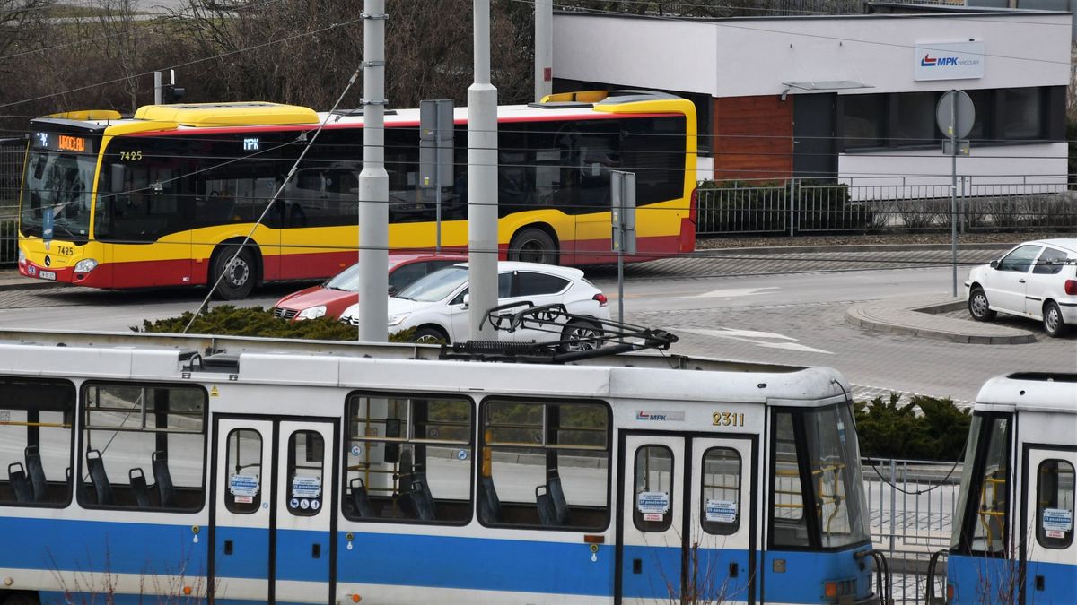 Ostrzelano autobus we Wrocławiu. Są zarzuty dla podejrzanego