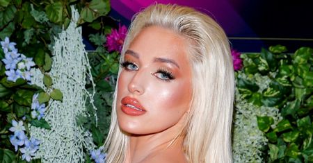 Wybrała "nagą sukienkę" na galę. Odwróciła się i skradła całe show
