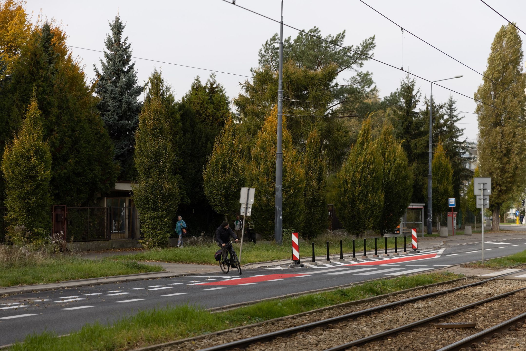 Słupki przed domem Jarosława Kaczyńskiego w Warszawie