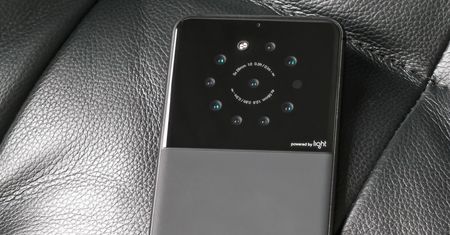 Sony Xperia i wielomodułowe aparaty - we współpracy z twórcami Light L16