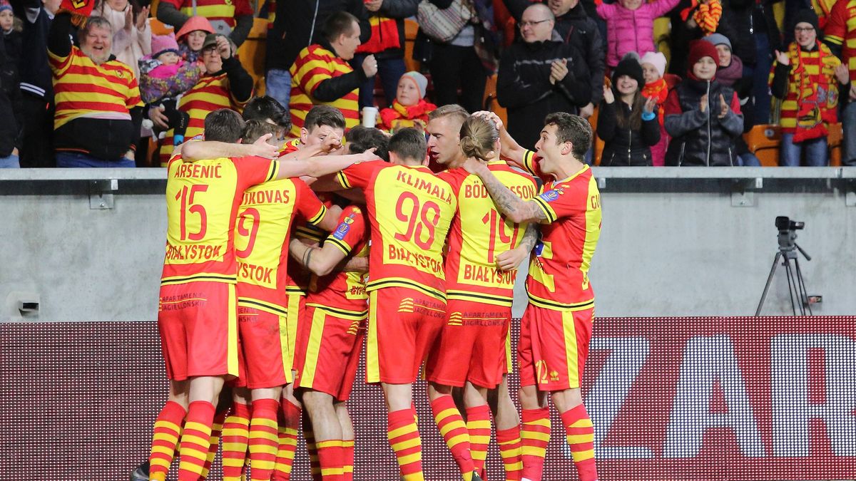 Newspix /  MACIEJ GILEWSKI / 058sport.pl  / Na zdjęciu: piłkarze Jagiellonii Białystok