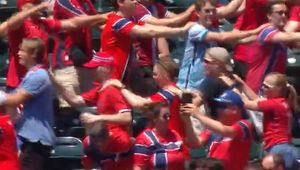 Znów to zrobili. Norwegowie skradli show na meczu... baseballa