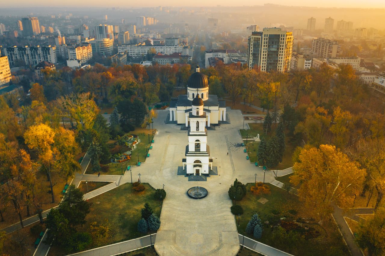 Kiszyniów o zachodzie słońca