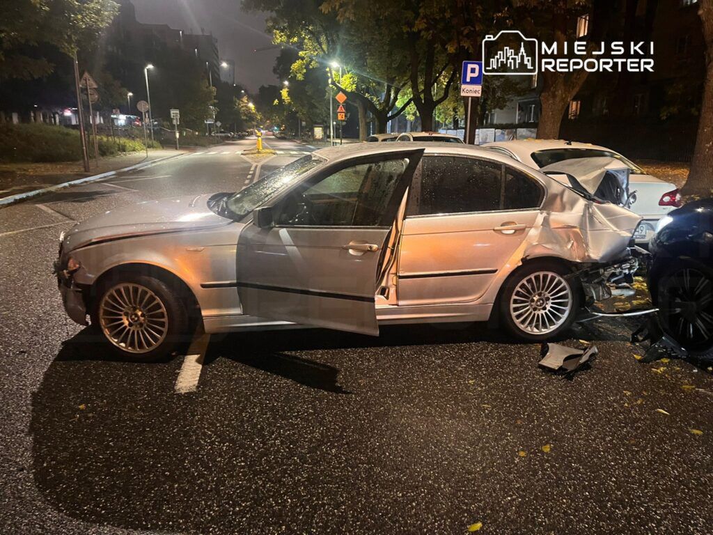 Warszawa: Kierujący BMW wjechał w pięć zaparkowanych aut na Mokotowie