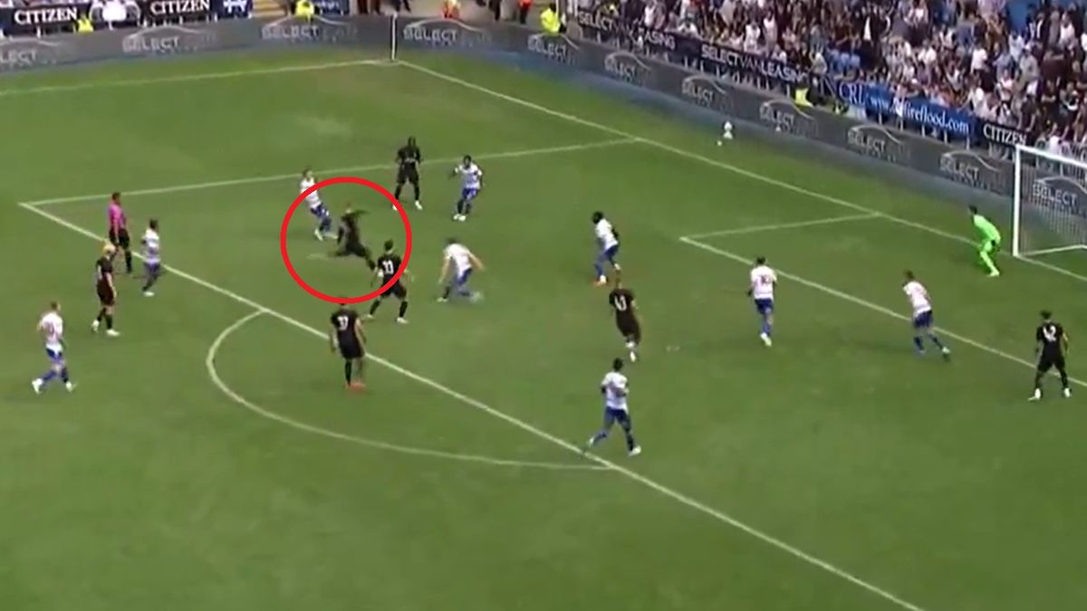 Twitter / CBSSportsGolazo / Na zdjęciu: gol Vuskovicia