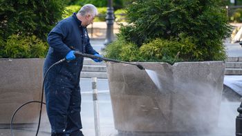 Myjka ciśnieniowa czy firma? Sprawdzamy, co bardziej się opłaca