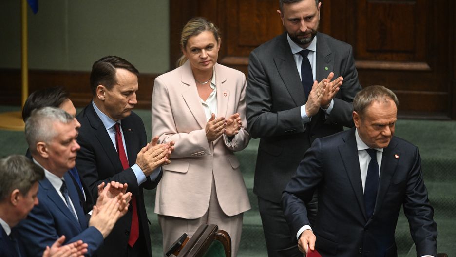 Donald Tusk, W�adys�aw Kosiniak-Kamysz, Barbara Nowacka, Rados�aw Sikorski
Warszawa, 07.03.2025. Premier Donald Tusk (P), minister edukacji Barbara Nowacka (3P), minister spraw zagranicznych Rados�aw Sikorski (3L) i wicepremier, minister obrony narodowej W�adys�aw Kosiniak-Kamysz (2P) na sali obrad Sejmu w Warszawie, 7 bm. W kolejnym dniu posiedzenia ni�szej izby parlamentu pos�owie wys�uchali informacji premiera Donalda Tuska w sprawie sytuacji mi�dzynarodowej i bezpiecze�stwa Polski po szczycie pa�stw sojuszniczych w Londynie oraz po posiedzeniu Rady Europejskiej. (aldg) PAP/Radek Pietruszka
Radek Pietruszka
10, 10 10. X kadencja kadencji, 10., Dziesi�ta, kadencji, kosiniak kamysz, obrad, Obrady, plenarna, polityk polityka, Polityka, posiedzenie, Posiedzenie Sejmu, pos�owie, sejm, Sejm RP, sejmu, X kadencja