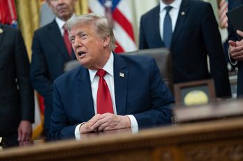Trump chce finansować ruch MAGA w Europie. Są miliony dolarów