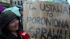 Polki protestują na Placu Zamkowym
