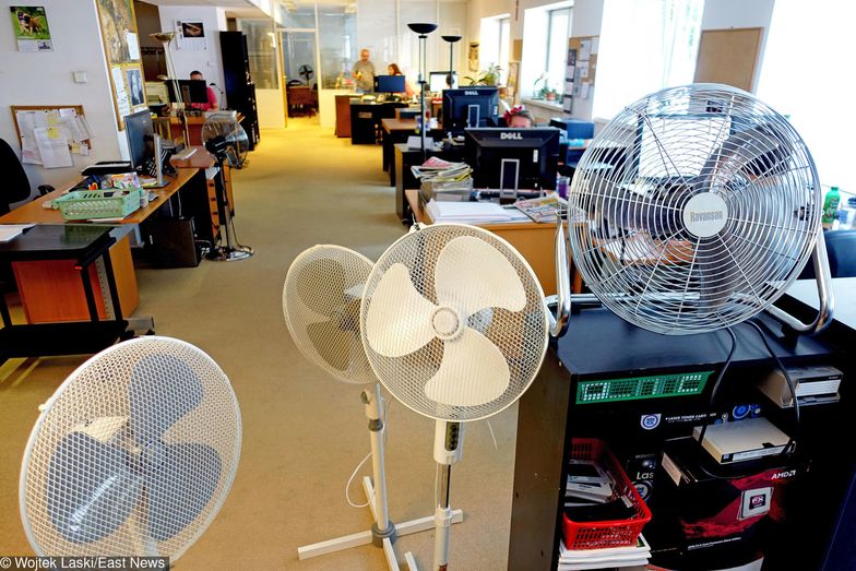 Już ponad 200 skarg na zbyt wysoką temperaturę i brak wody w miejscu pracy, wpłynęło do inspektorów PIP.