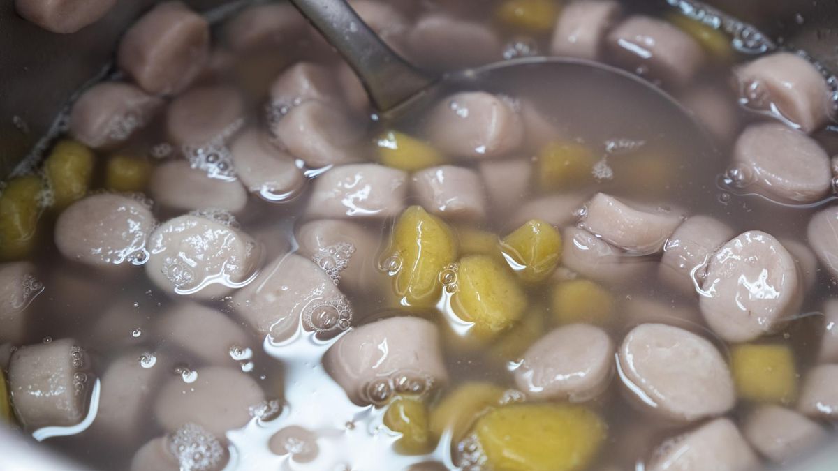 Najgorsze produkty w jadłospisie. Zwiększają ryzyko raka i chorób układu pokarmowego