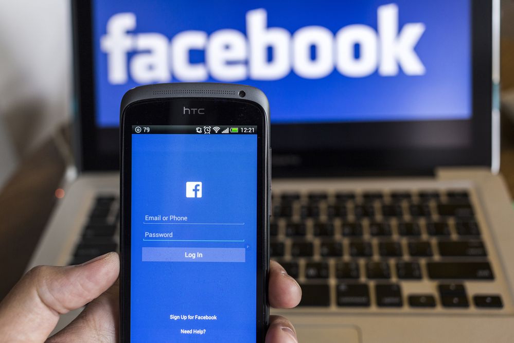 Facebook będzie zaglądał do naszych wiadomości prywatnych. Po co? Z powodu reklam