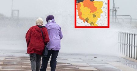 "Zostać w domu". Alerty dla 10 województw