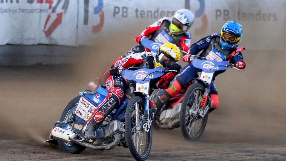 WP SportoweFakty / Michał Szmyd / Na zdjęciu: Szymon Szlauderbach (kask żółty), Andrzej Lebiediew (niebieski) i Kenneth Bjerre