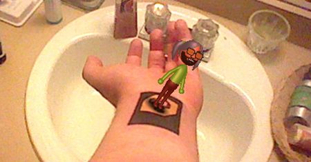 Niestandardowy tatuaż prawdziwego fana Nintendo 3DS [wideo]