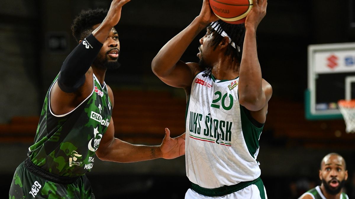 PAP / Maciej Kulczyński / Na zdjęciu: Justin Bibbs (przy piłce)