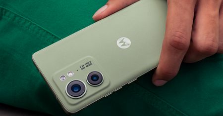 Smartfon dla tych, którym znudziły się szklane obudowy. Motorola Edge 40 już w Polsce