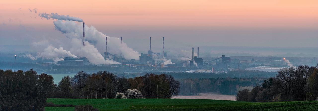 Polski przemysł pod presją dekarbonizacji. "To ostatni moment na decyzje"