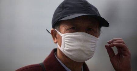 Zanieczyszczenie powietrza w Chinach. Smog sparaliżował miasto