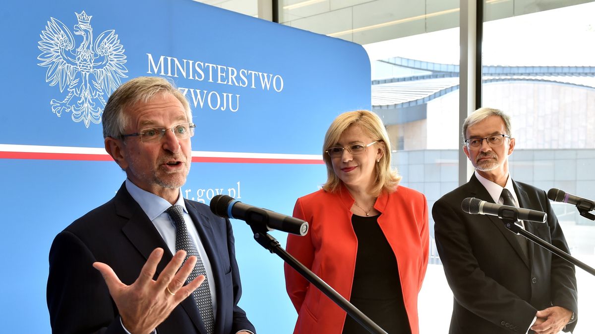 Wilhelm Molterer, Komisarz UE ds. polityki regionalnej Corina Cretu i wiceminister rozwoju Jerzy Kwieciński