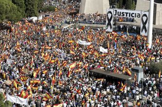 Demonstracja w Madrycie. Tysiące ludzi przeciw Trybunałowi Praw Człowieka