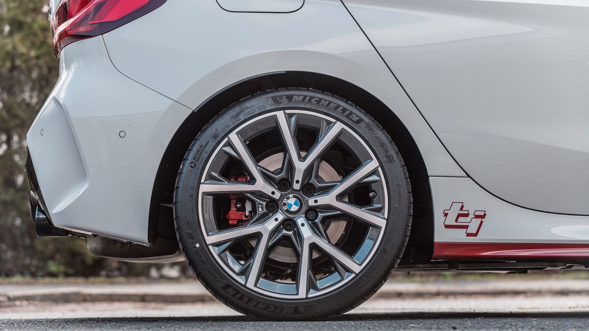 Opona zawiera szereg różnych znaków. Co oznaczają poszczególne z nich?