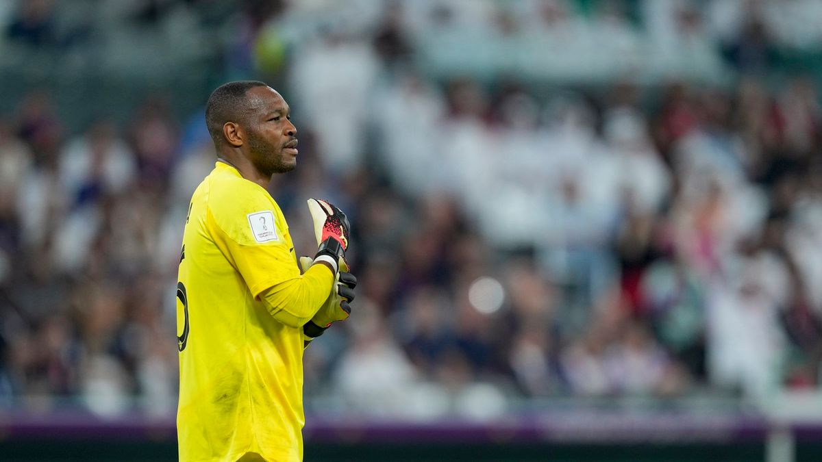 Getty Images / Manuel Reino Berengui/DeFodi Images  / Steve Mandanda