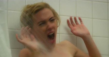 Scarlett Johansson mordowana pod prysznicem!