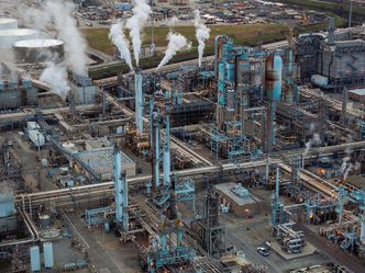 Po ataku Iranu wstrzymano pracę największego zakładu przetwarzania gazu w ZEA