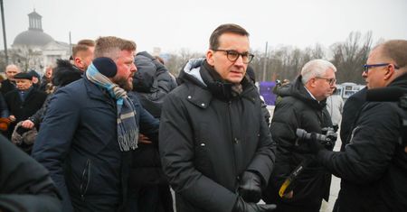 "Jest już po operacji". Nowe doniesienia o stanie zdrowia Morawieckiego