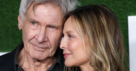 Rzadki widok. Harrison Ford i Calista Flockhart przyłapani na czułościach w metrze