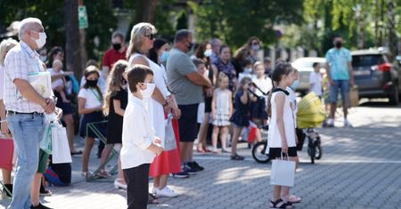 Powrót do szkół. 53-letnia Aldona po zabójstwie córki opiekuje się wnukami i chorą matką. "Boję się o ich życie i zdrowie"