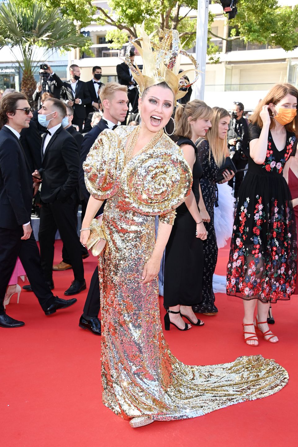 Elena Lenina ZNÓW szokuje na czerwonym dywanie w Cannes