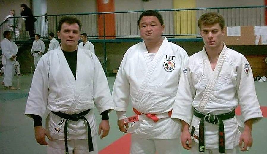 Ojciec z synem Dawidem w Japonii. W środku sam Yasuhiro Yamashita