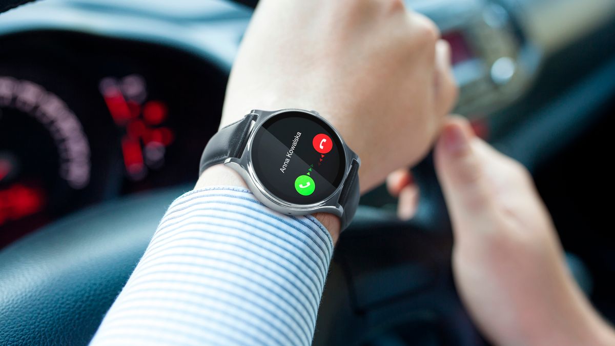 Kruger&Matz Style to niedrogi smartwatch z okrągłym ekranem 1