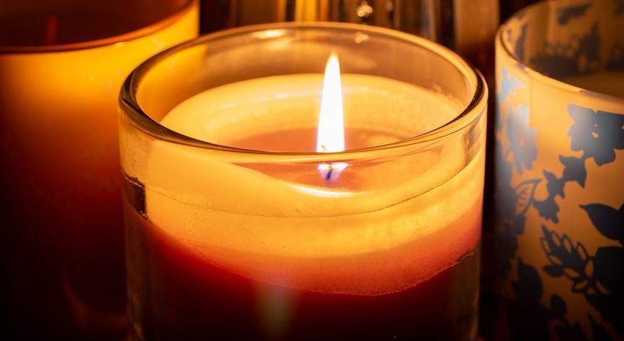 Toksyczne chemikalia zawarte w świeczkach mogą powodować niezliczone problemy zdrowotne