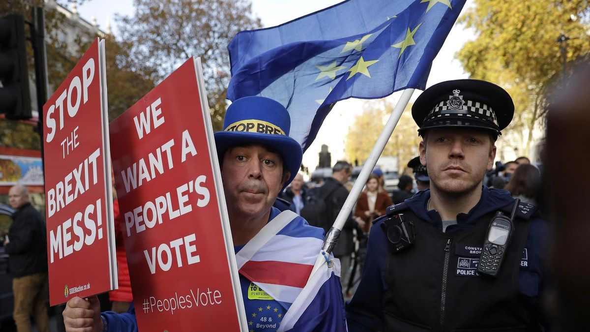 Niepewne porozumienie w sprawie Brexitu