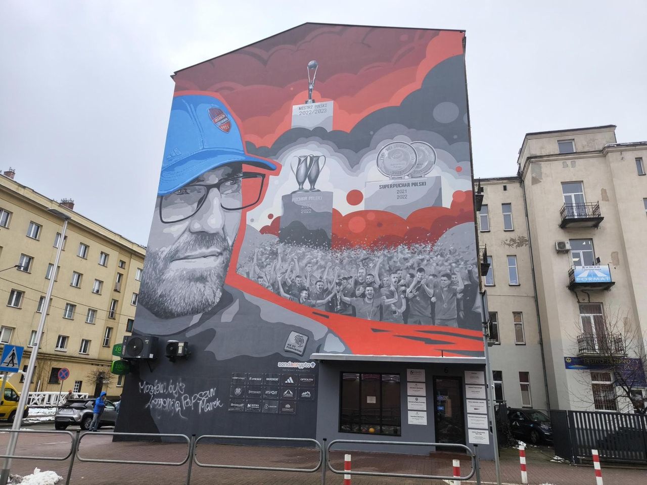 Częstochowa: Ktoś uszkodził mural Marka Papszuna
