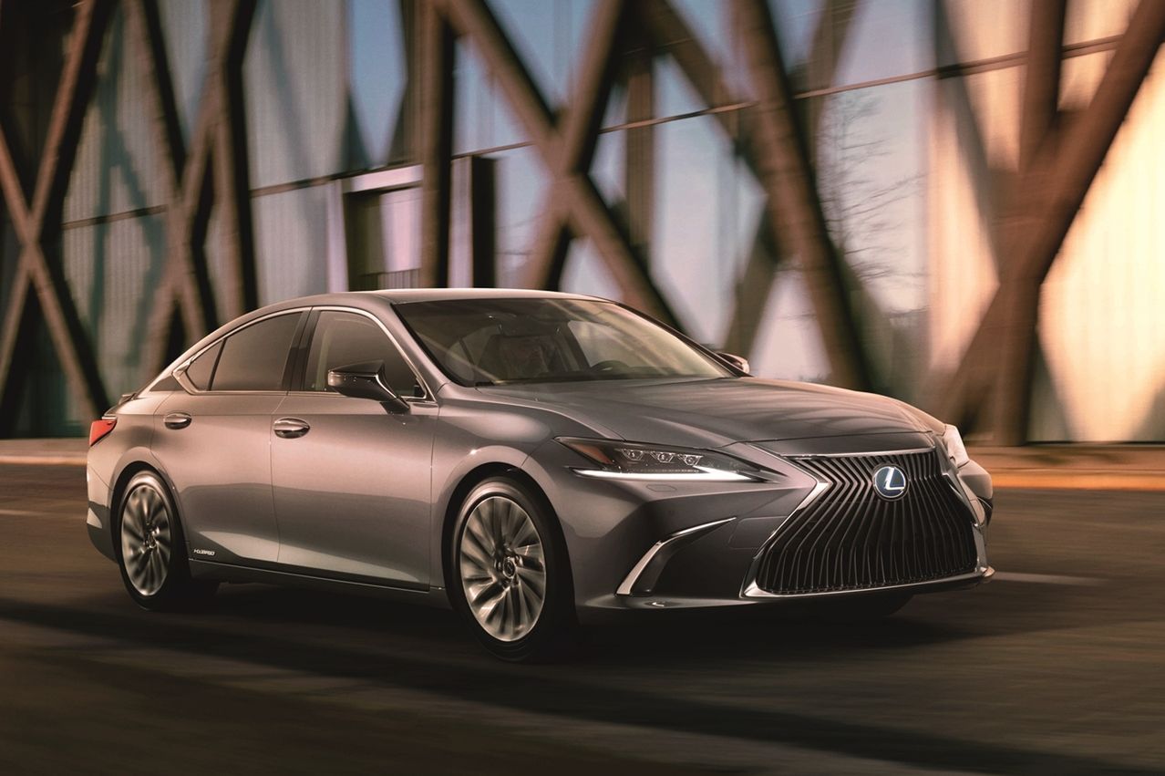 Lexus ES będzie następcą modelu GS. Niestety czegoś mu zabraknie