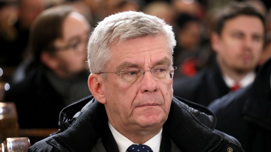 Stanisław Karczewski komentuje nowe obostrzenia. "Ja do kościoła nie chodzę"