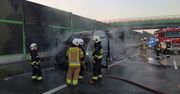 Bus stanął w ogniu na A1. Kierowcy utknęli w porannych korkach