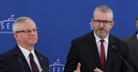 Człowiek Brauna na posiedzeniu RBN. "Ja bym go nie zapraszał"