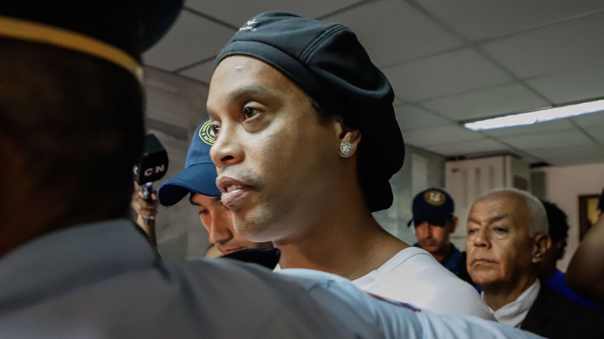 Zdjęcie okładkowe artykułu: PAP/EPA / Nathalia Aguilar / Na zdjęciu: Ronaldinho 