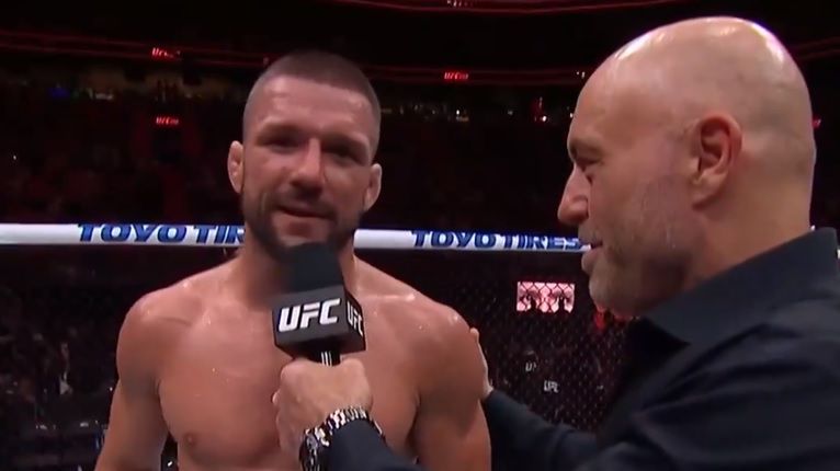 Mateusz Gamrot w rozmowie z Joe Roganem na UFC 299