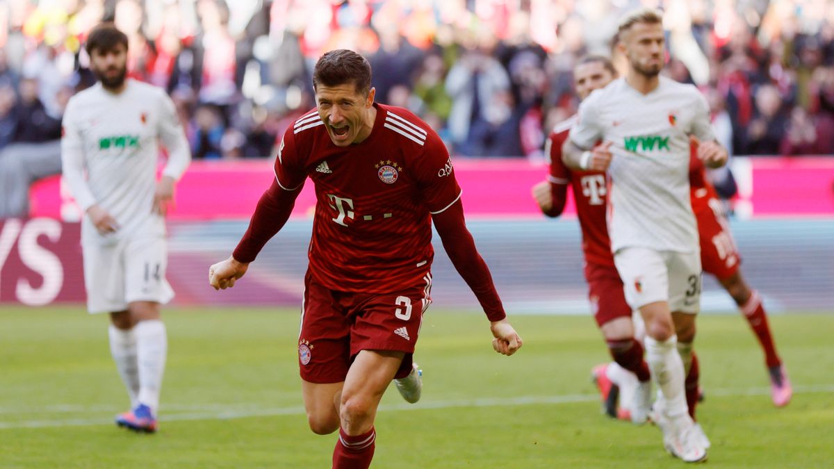 PAP/EPA / RONALD WITTEK / Na zdjęciu: Robert Lewandowski