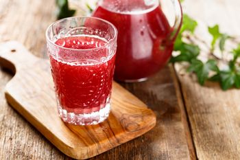 Dosłownie wymiatają cholesterol. Ciśnienie leci w dół. Pij tylko pół szklanki