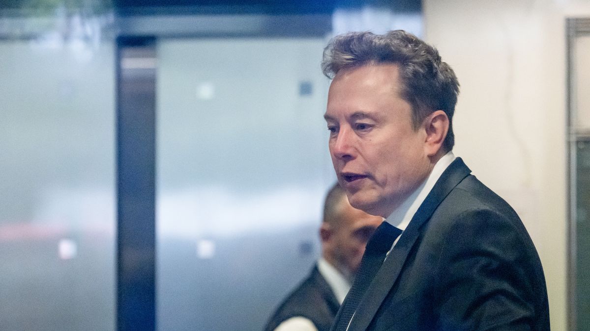 Elon Musk podczas procesu w Oakland
