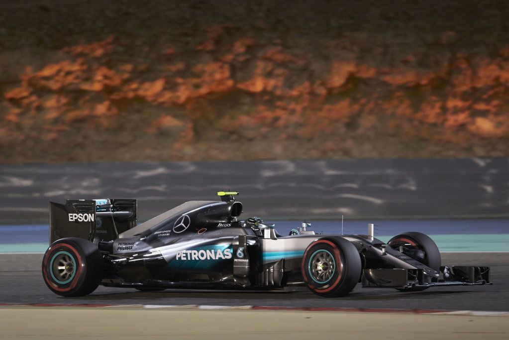 Grand Prix Bahrainu 2016 - Rosberg ucieka Hamiltonowi